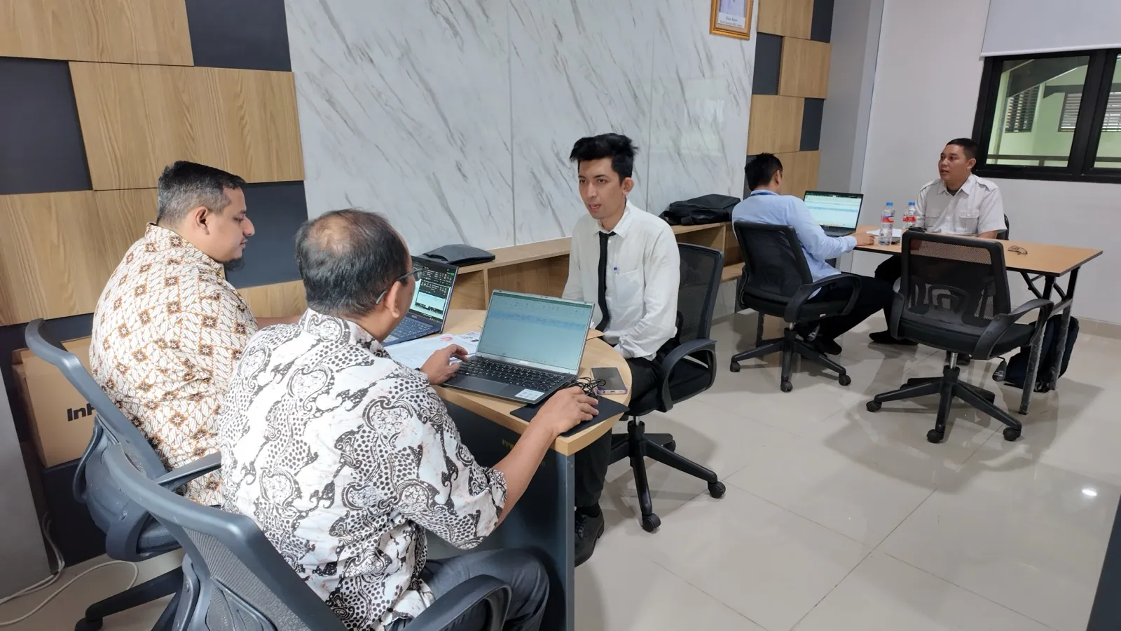 Sesi wawancara peserta bersama tim rekrutmen